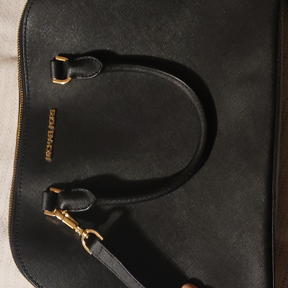 ✨With Tags✨ Michael Kors purse!! Never used🖤